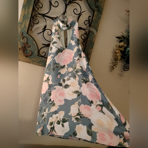 The Impeccable Pig Gray Floral Front Cutout Dress. Size XS - Picture 5 of 9